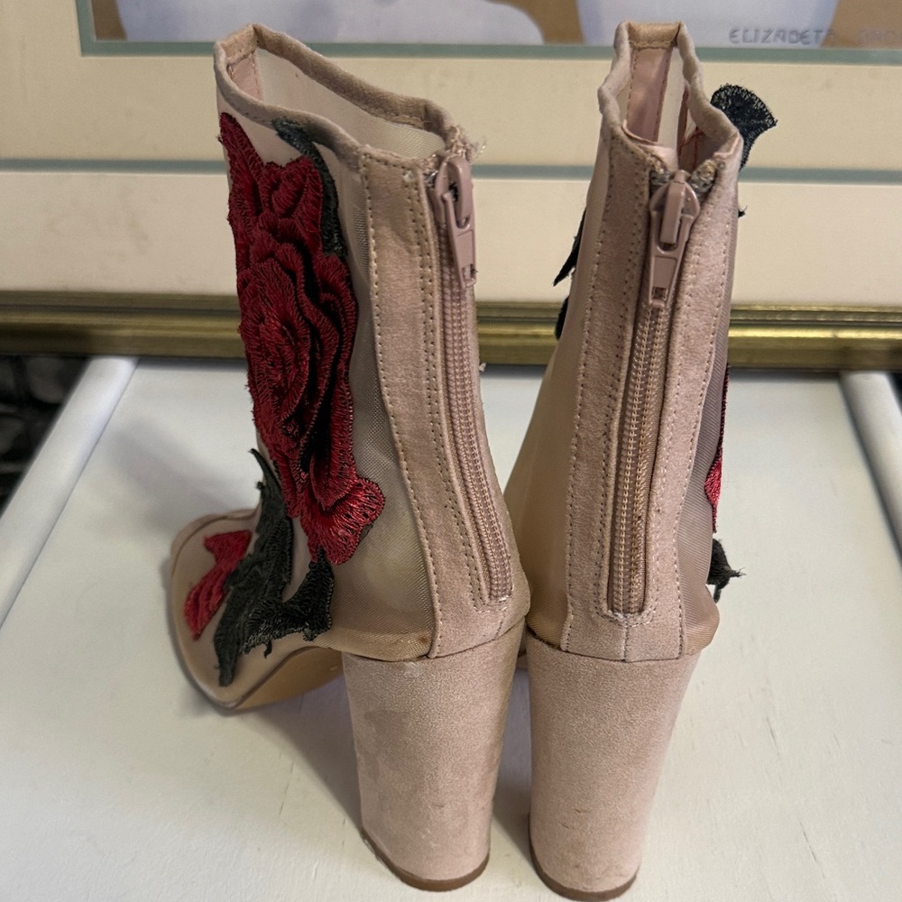 Elegant Floral Embroidered Ankle Boots tan red and dark green with zipper - Picture 3 of 4